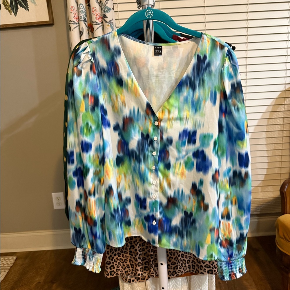 SHEIN Blue Buttoned Relaxed Blouse with Notched Collar
